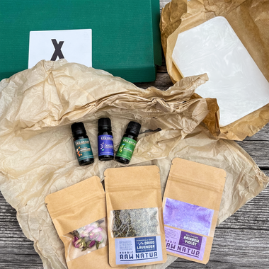 Gör Egen Tvål 8st - Komplett Paket - "Skimrande Vårblommor, Sandelträ & Bergamott"